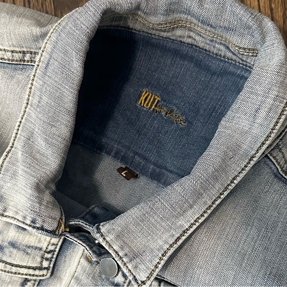 Kut from the Kloth Faded Wash Denim Jacket - size large - Acid Wash - Picture 3 of 7